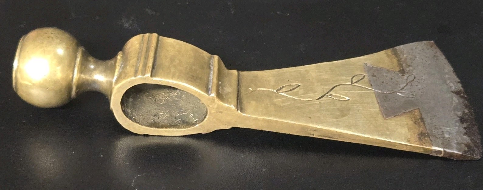 VINTAGE RARE AMERICAN INDIAN BRASS TRADE AXE STEEL INSERT SMOKING PIPE TOMAHAWK