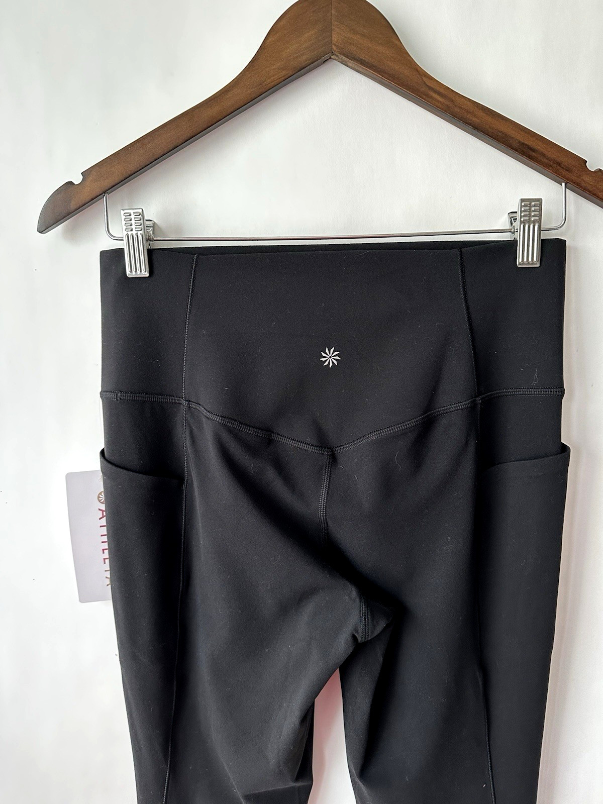 NWT Athleta Salutation Stash Tight MEDIUM PETITE M/P Black Yoga Compression