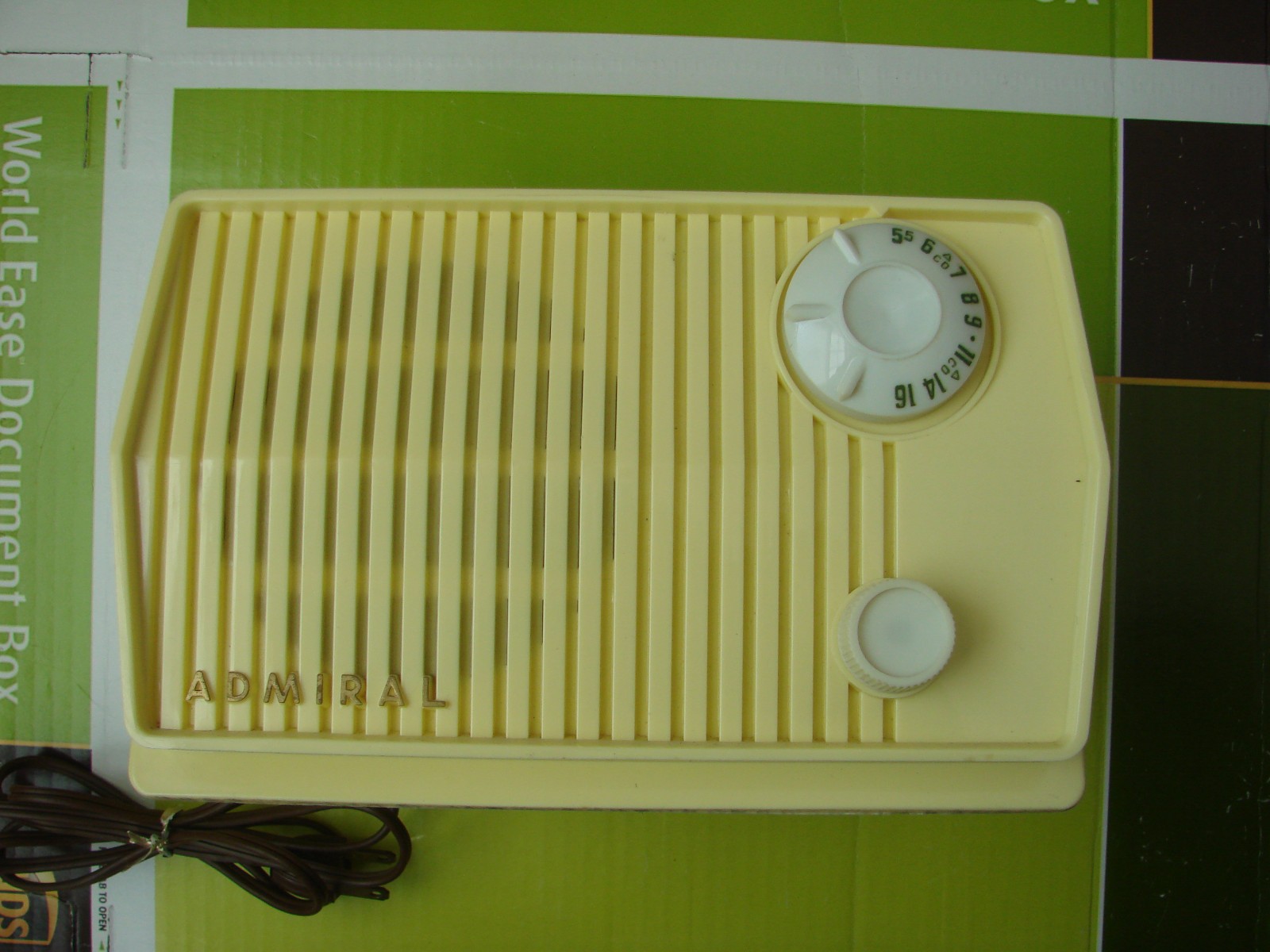 1960 Admiral 4L26B Tube AM Radio Yellow Pastel Color, Tested and Working
