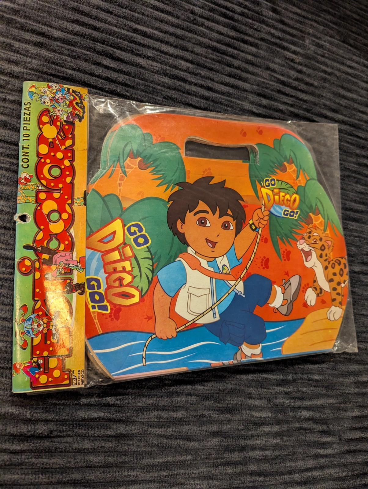 Go Diego Go Party Favor Boxes Set Of  10 And Toppers Of 12 Pieces Bundle