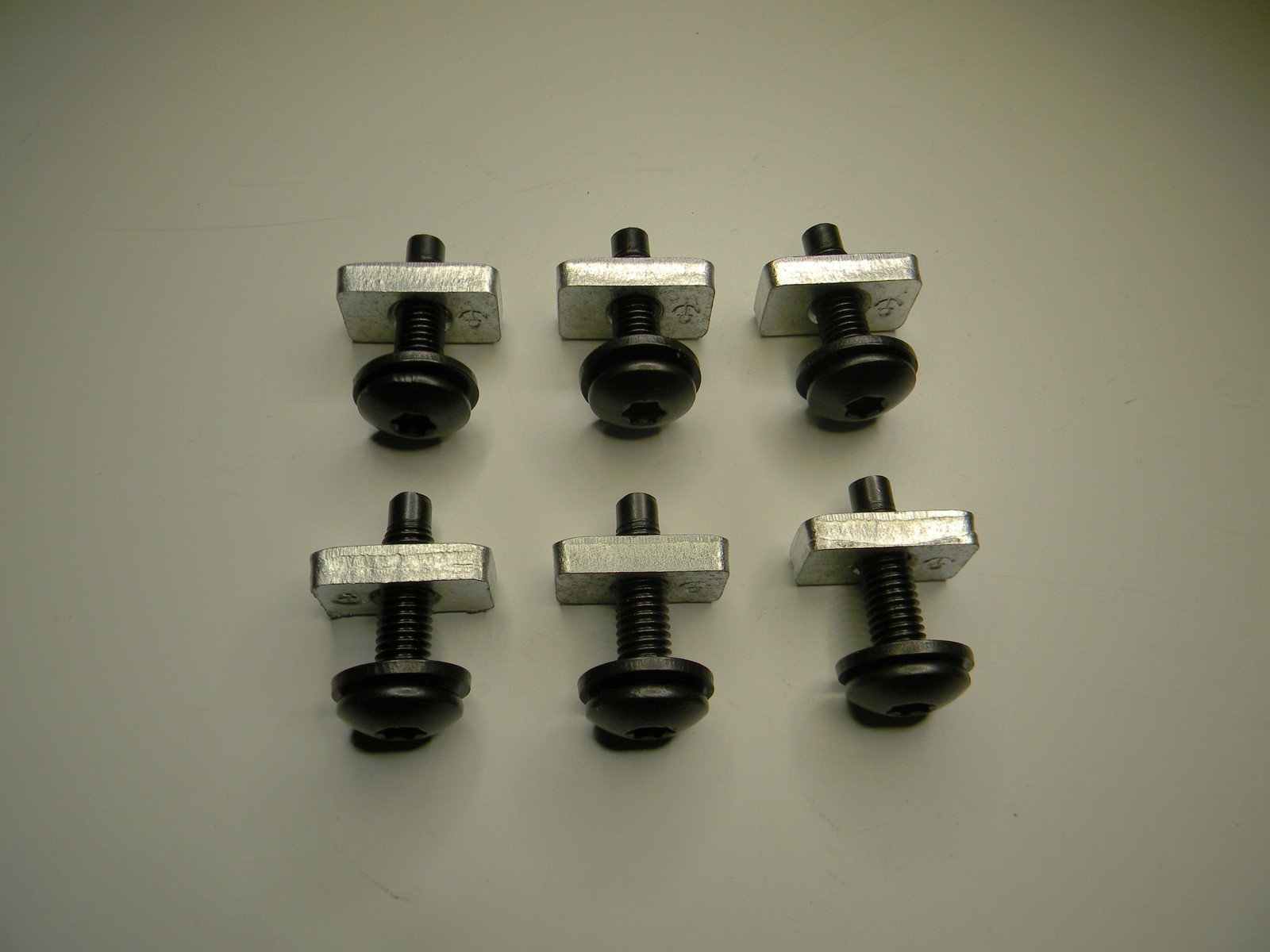 1997-2006 Jeep Wrangler Hard Top Screw & Fastener Kit / 6 Screws & 6 Fasteners