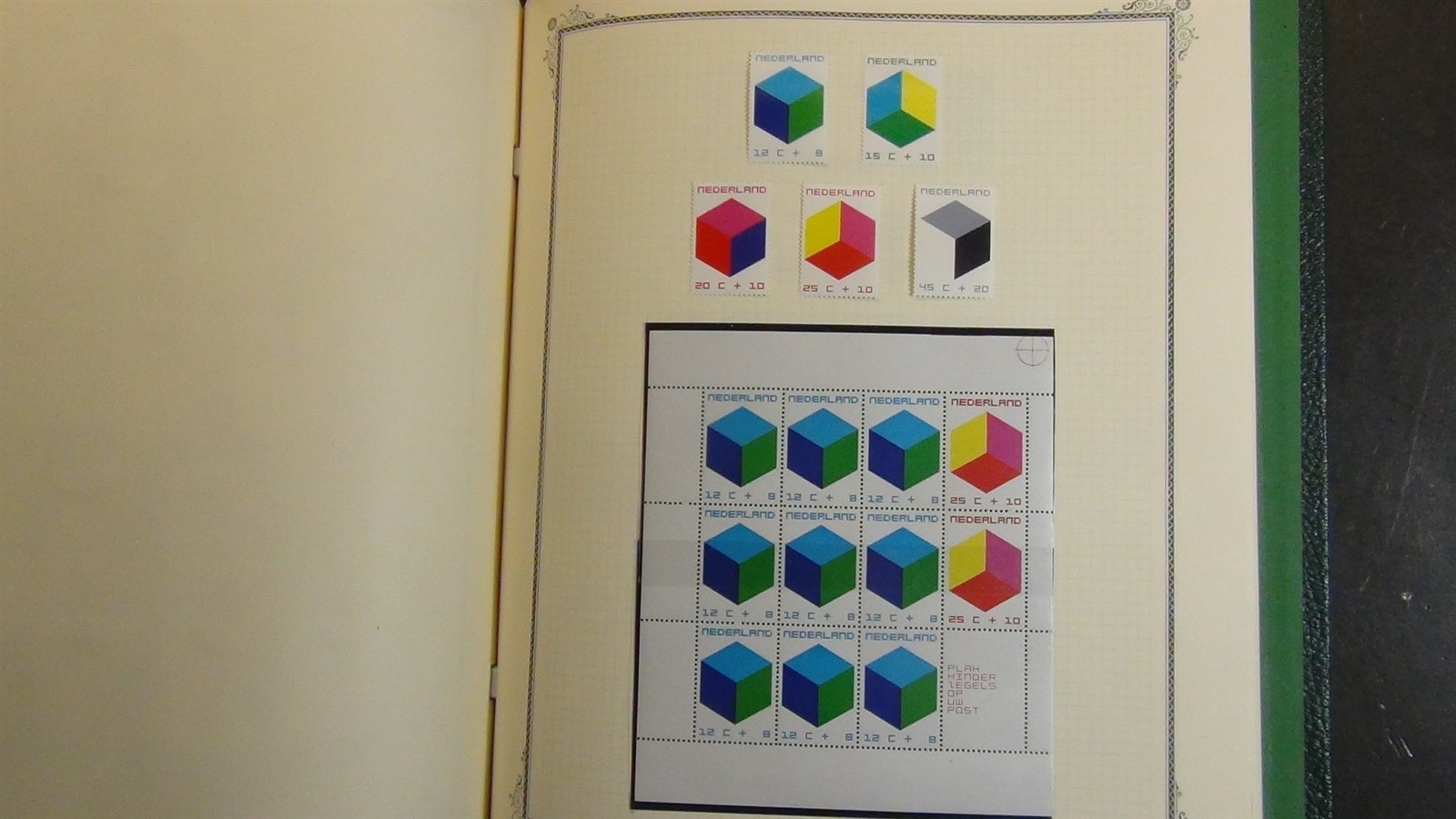 Stampsweis Netherlands collection on Scott Specialty album pages est 1000 to '72