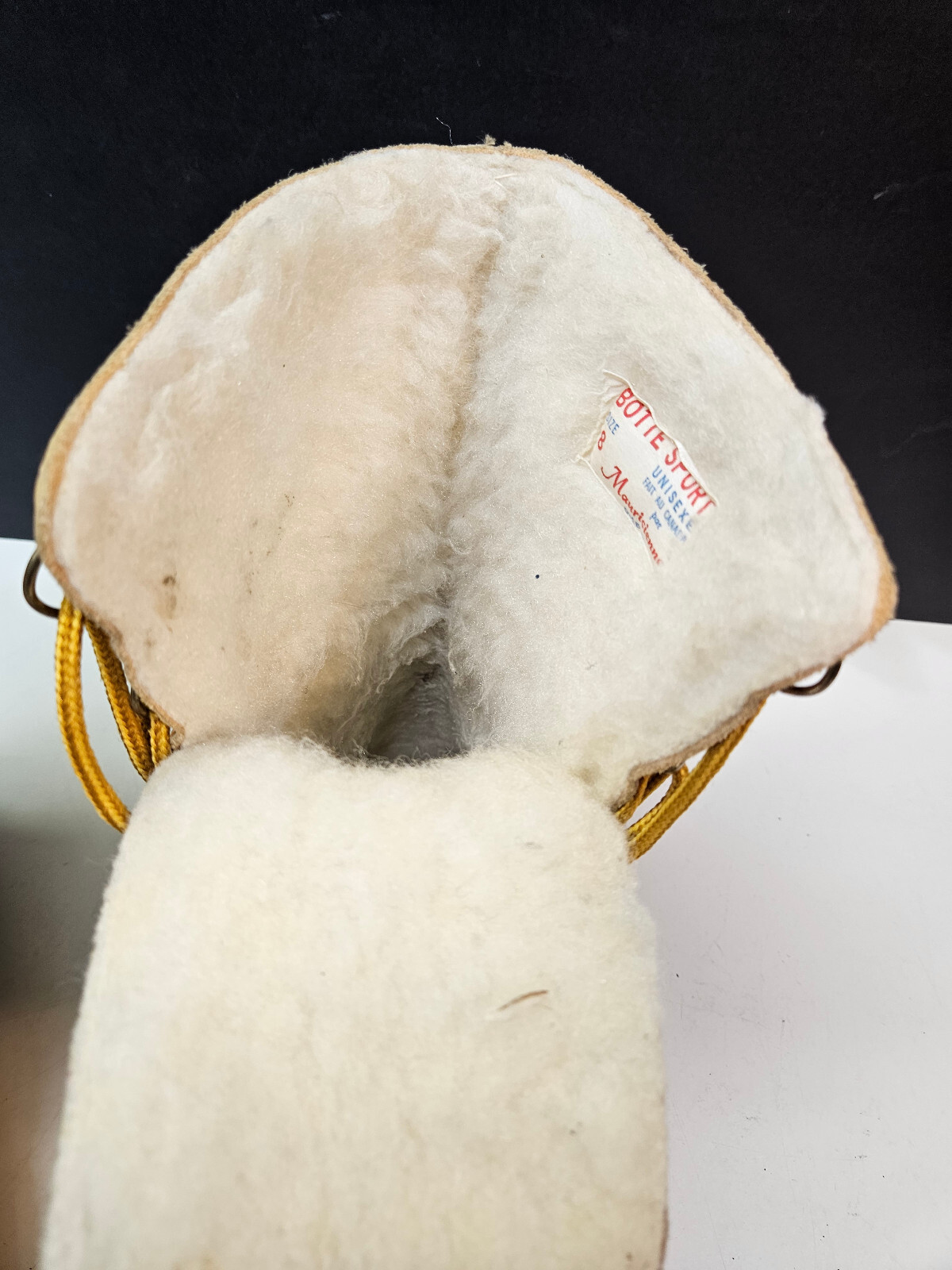 Native Moccasins La Mauricienne Size 8 Authentic Leather