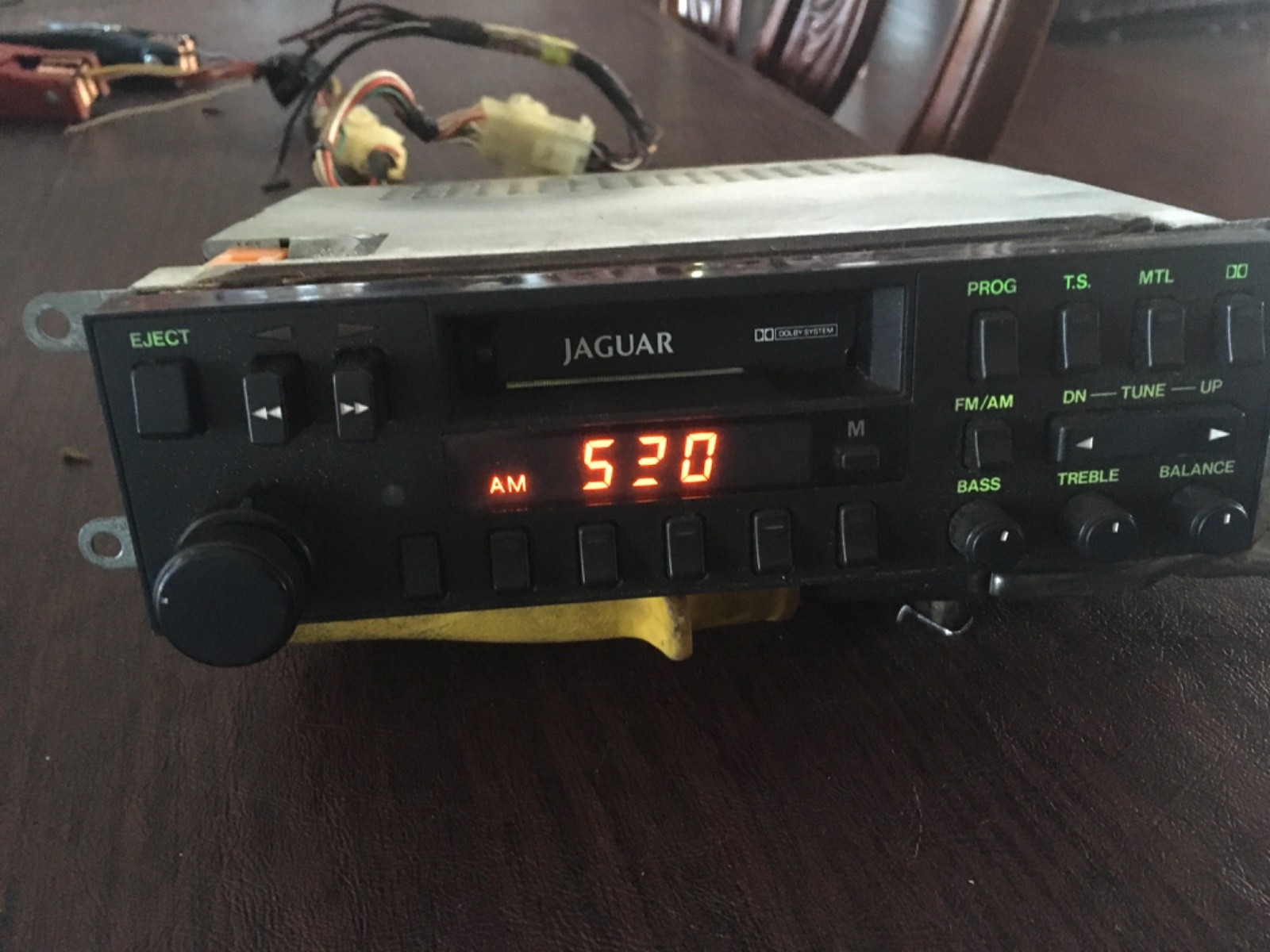 1985-1987 Jaguar XJS XJ6 Radio AJ8600 FM Cassette