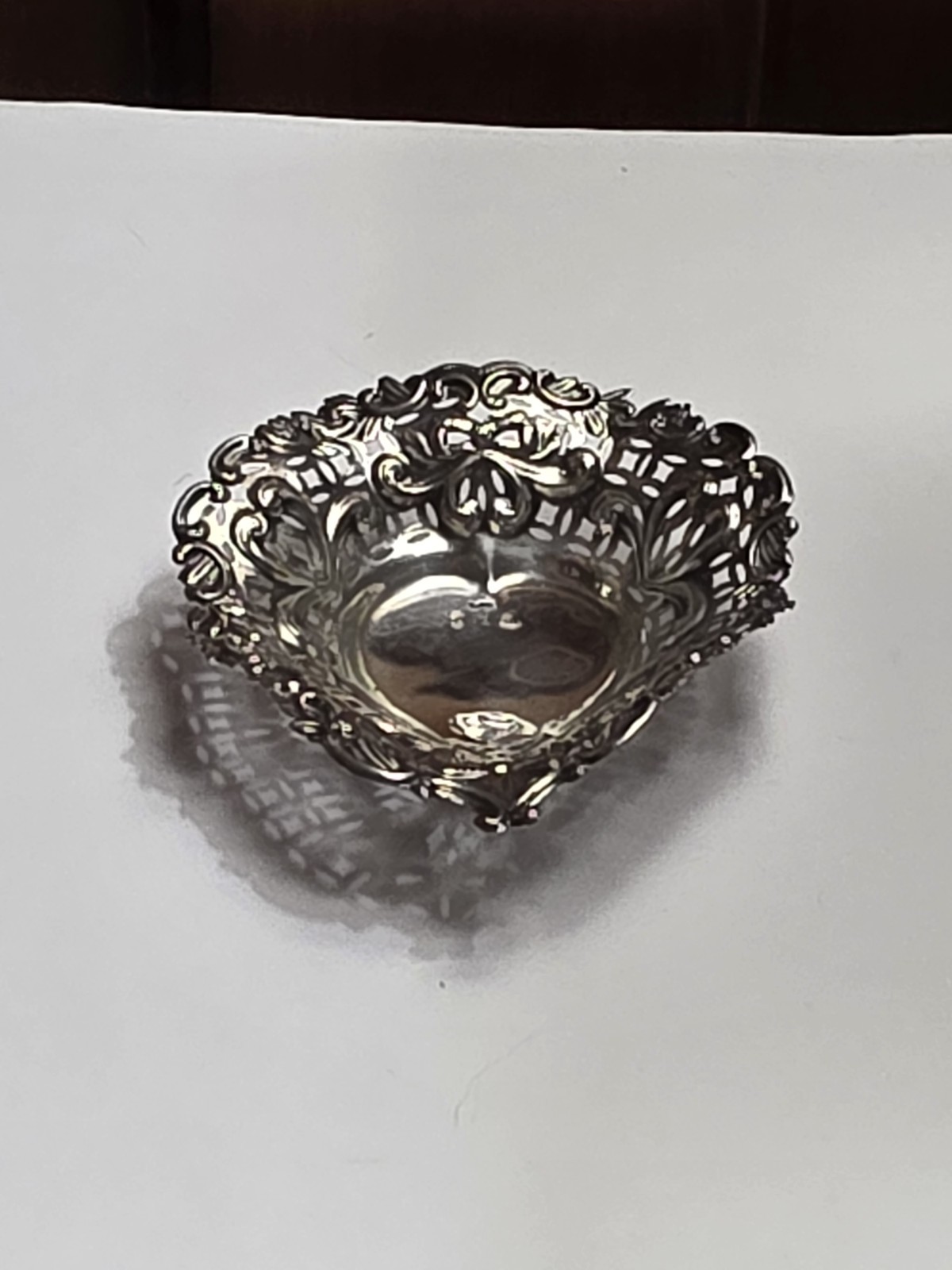 antique 1898 English sterling silver filigree heart footed bonbon dish bowl