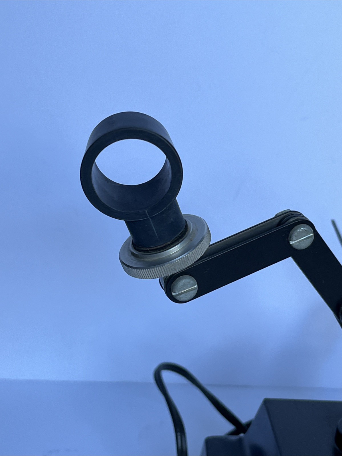 Bausch & Lomb StereoZoom 4 0.7x-3x Microscope 20x wf eyepiece & Illuminator