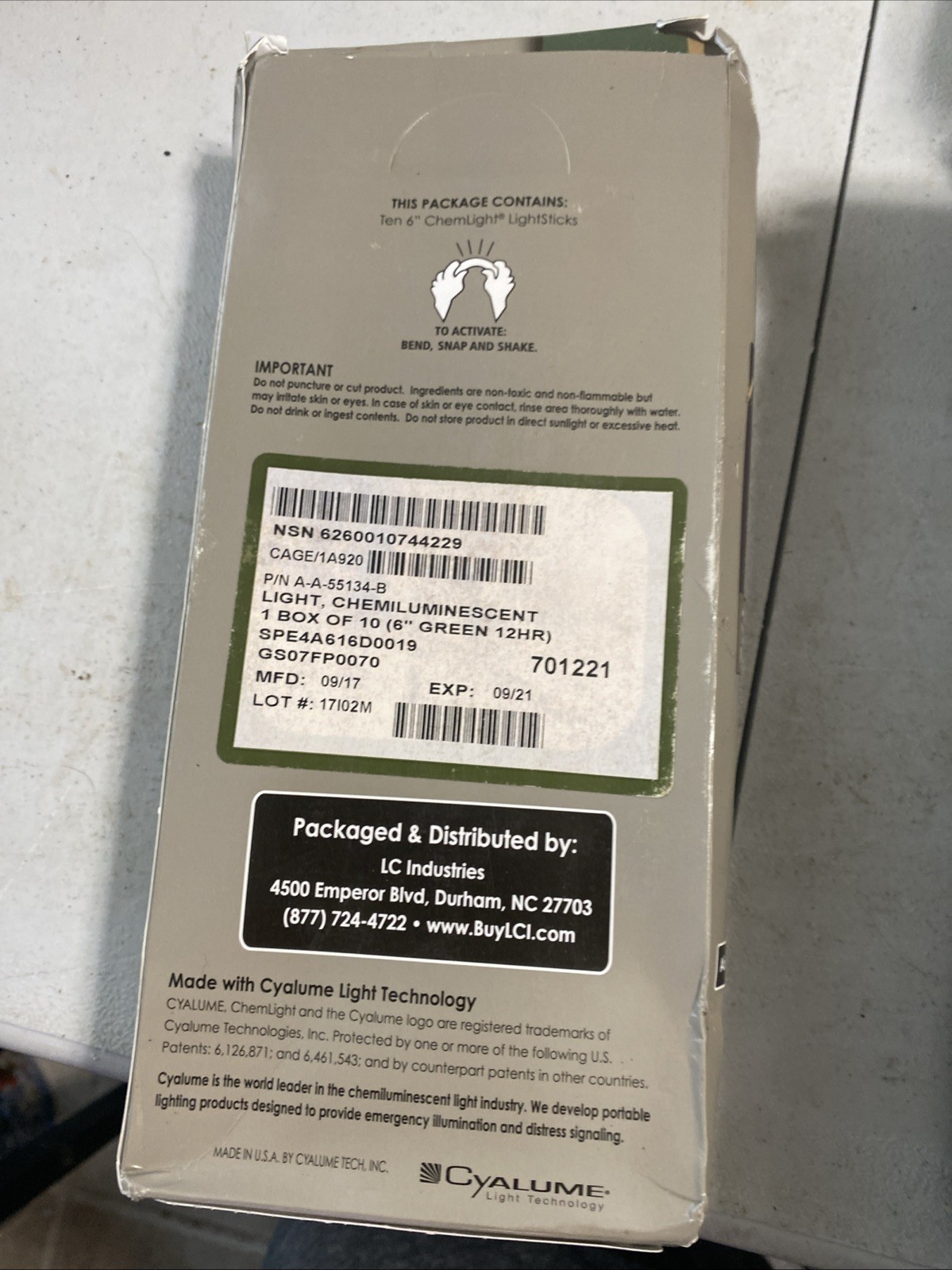 (BOX OF 10) LC Industries ChemLight 6" Inch GREEN Military Grade Glow Sticks