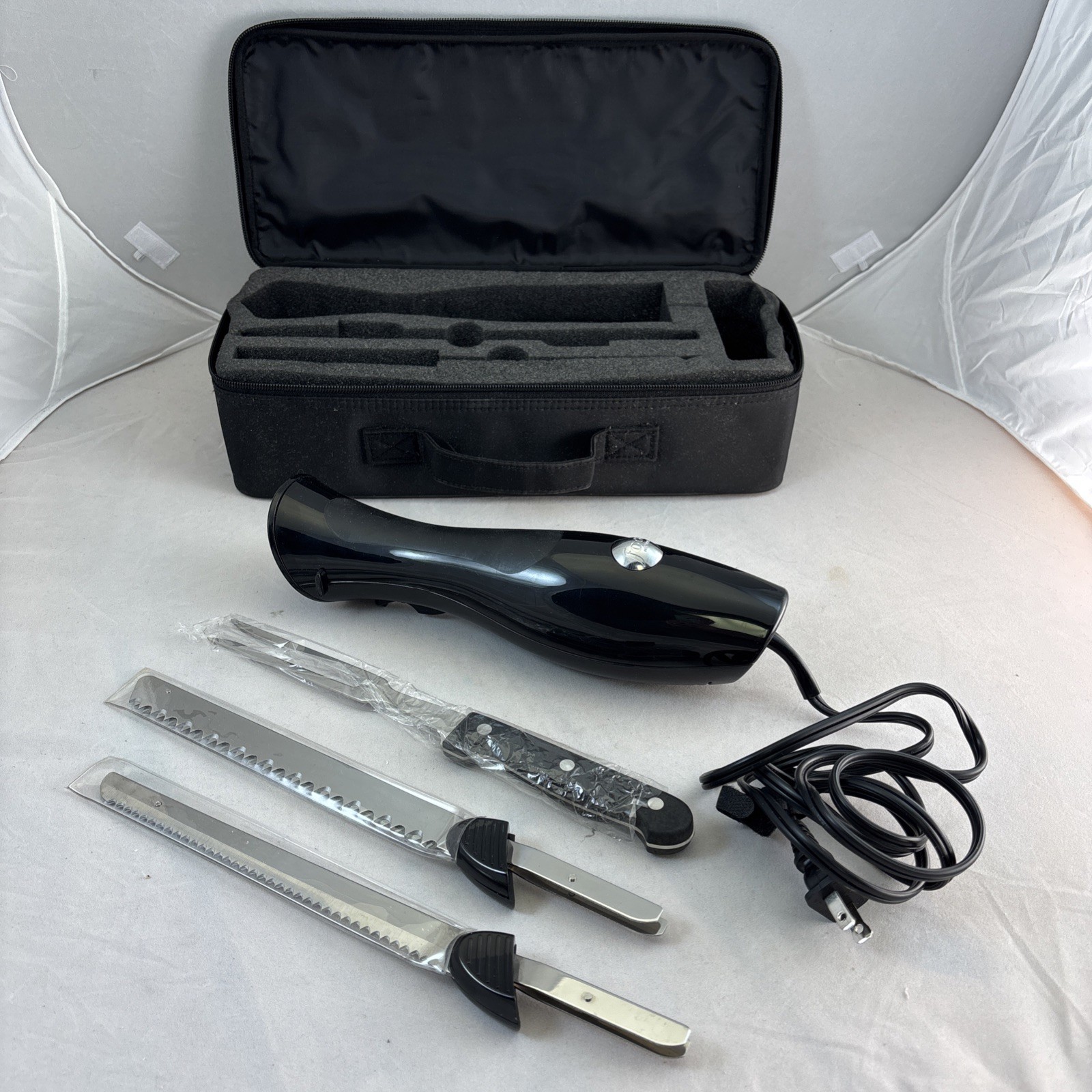 Electric Knife With Blades & Carving Fork w/Carry Case Food Network (FNKNB1000)