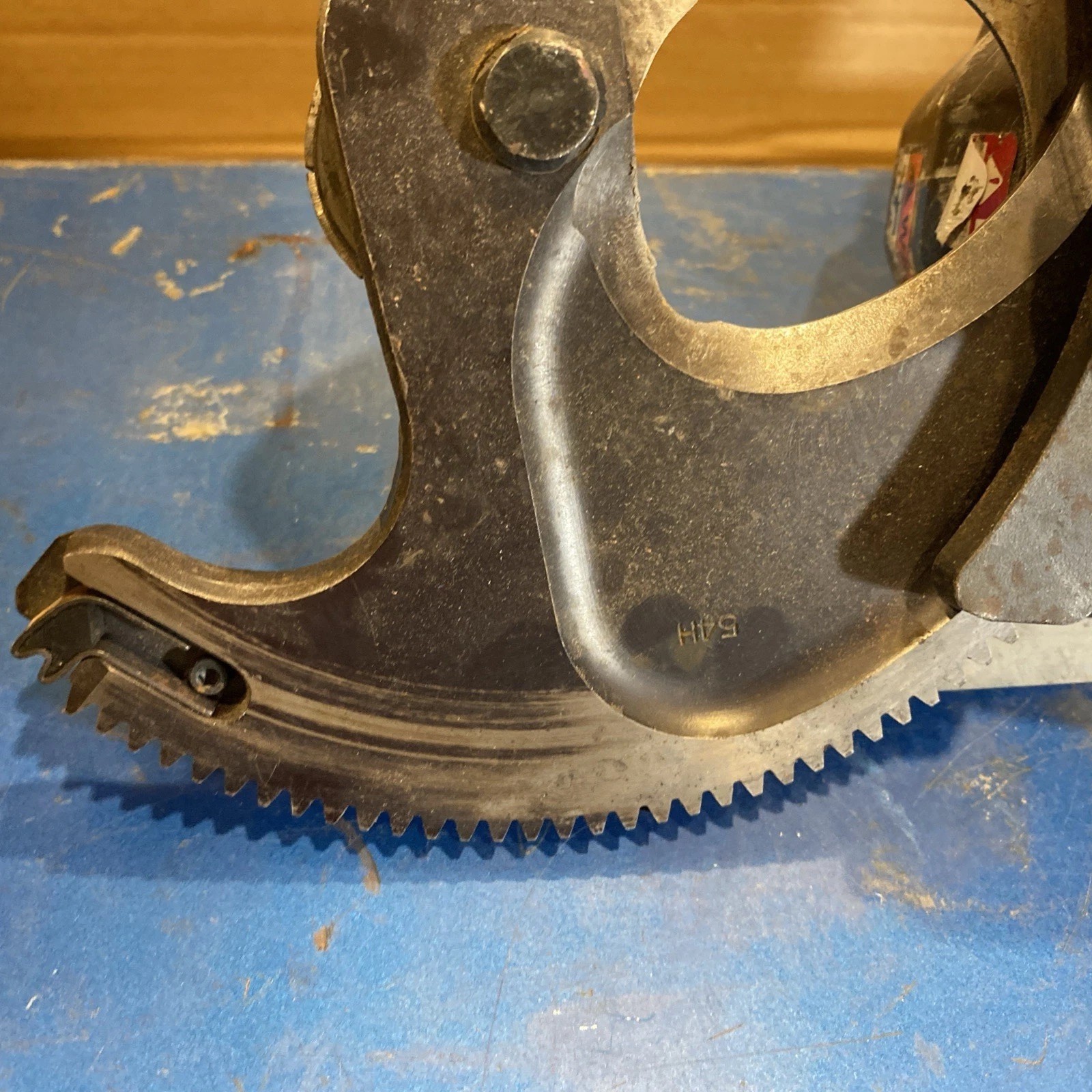 Huskie Robo-Cut Rec54 with Case