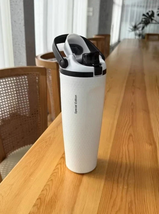 Limited Edition New Owala Fairways for Days FreeSip Sway Golf Water Bottle 30oz