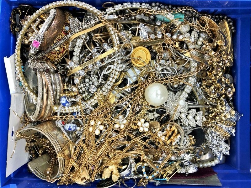 Jewelry VTG to Mod Junk Craft Harvest Lot 5 Pounds 5 Lbs Some Wear Resell Mix In