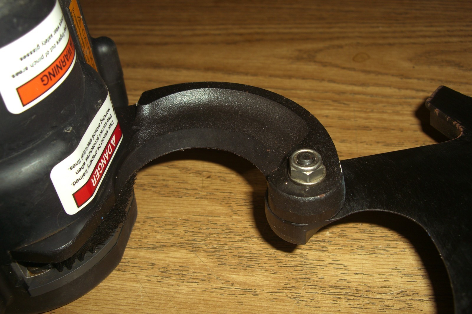 Huskie REC-50M Cable Cutter /Battery Charger/Battery