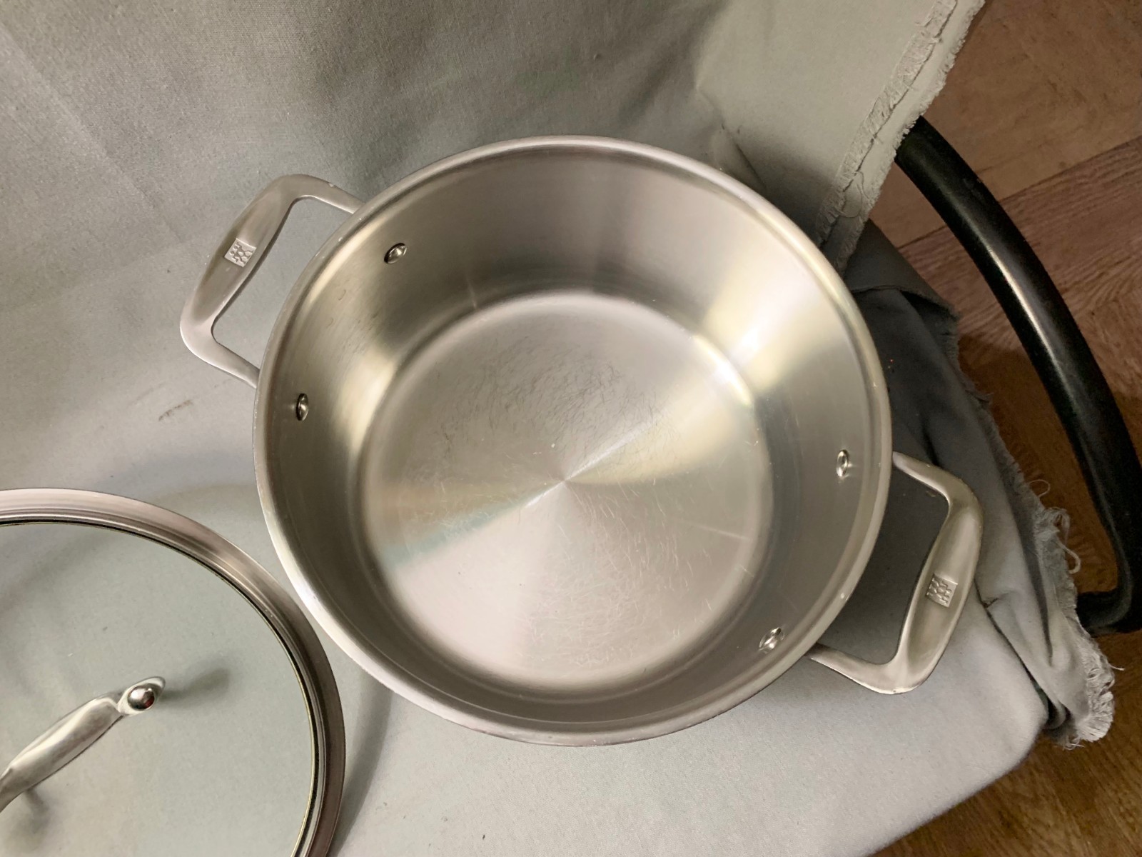 Zwilling J.A. Henckels 6 Qt. 10" 3 Ply 18/10 Stainless Steel Stock Pot Glass Lid