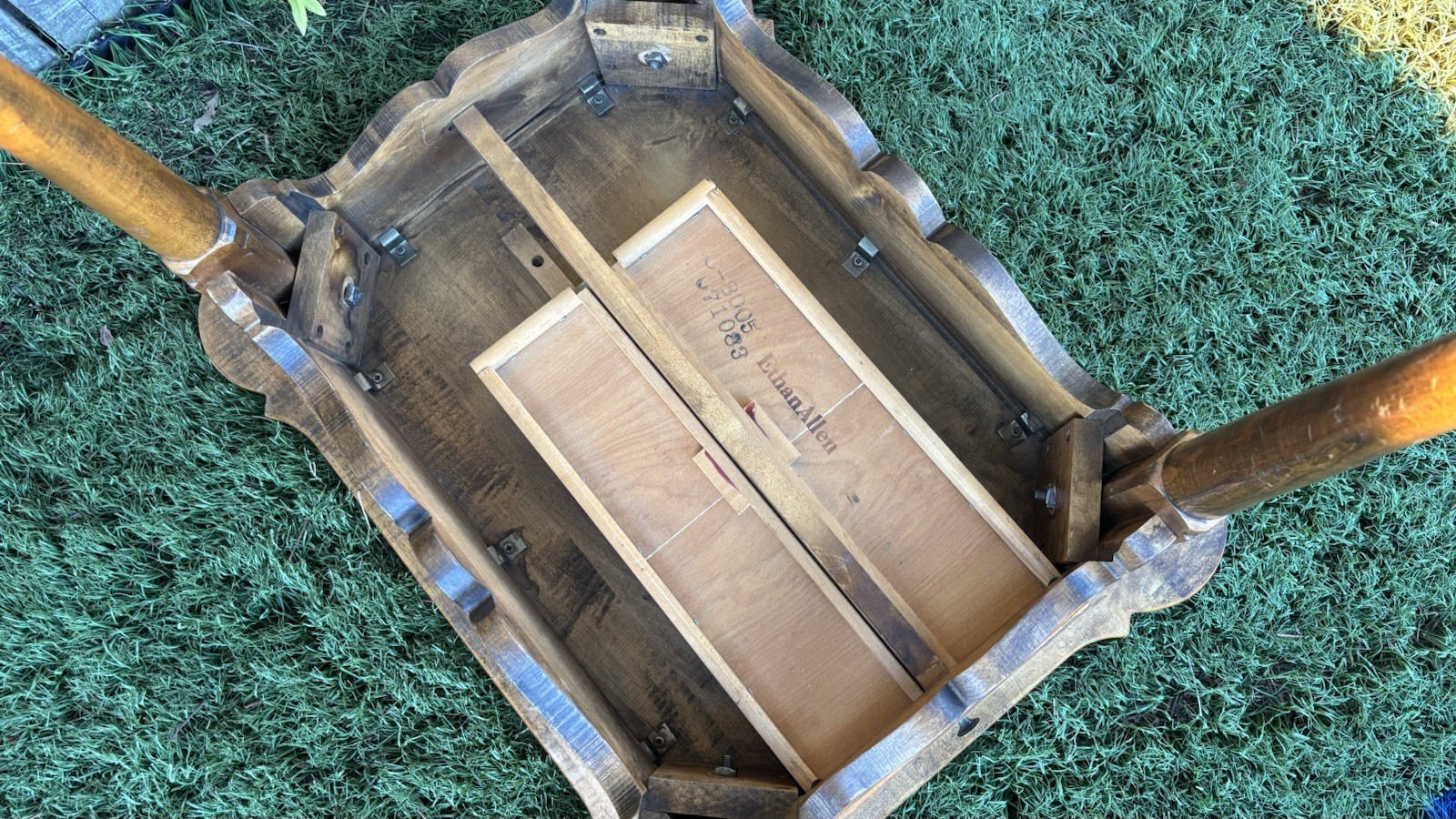 ETHAN ALLEN Maple Colonial Early American Country French Heirloom Nightstands