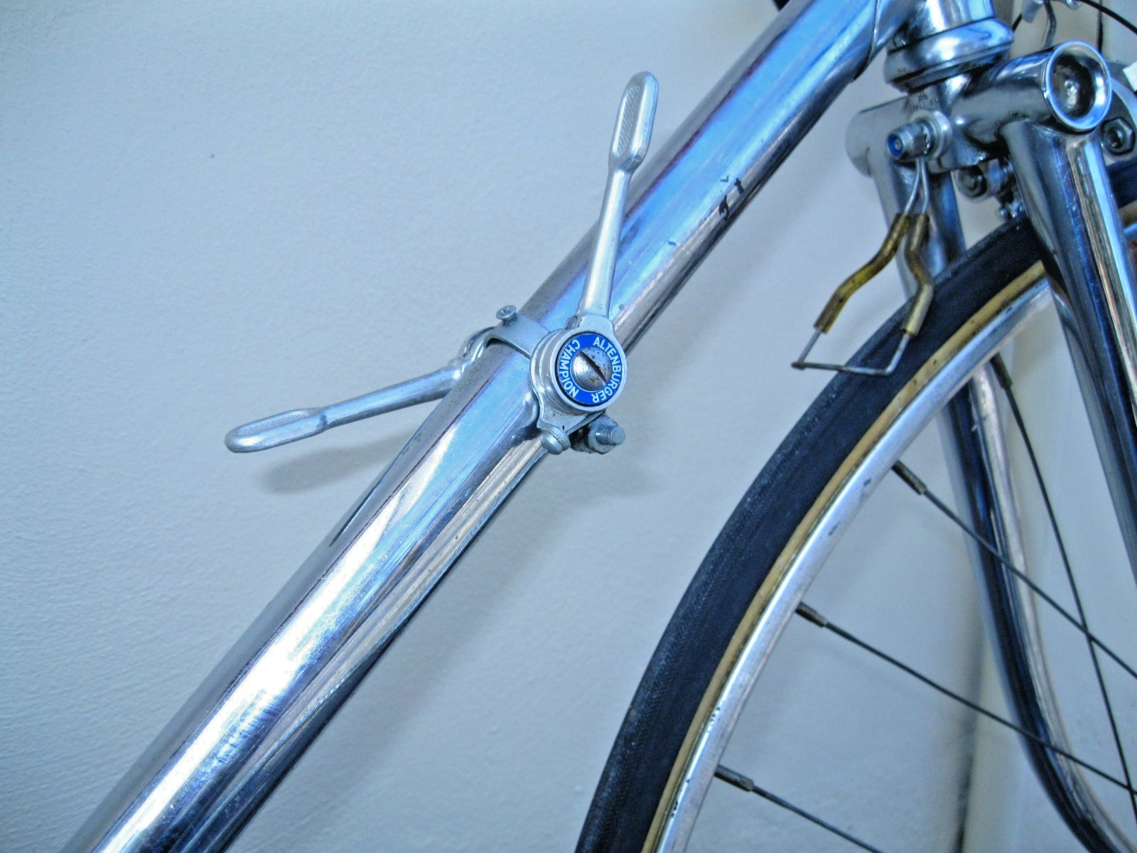 Rare Vintage 1960/Tack ,Road Race bicycle Uncommon parts, Display or ride. 54/55