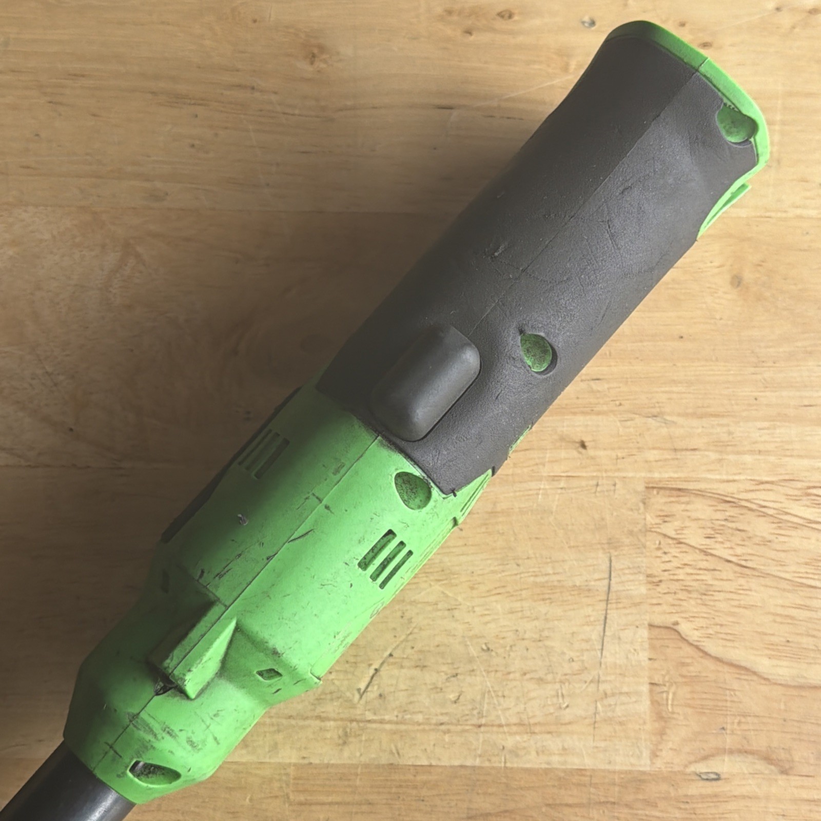 Snap On Tools Cordless Long Neck Ratchet 1/4" Drive Green W/ 1 Battery CTR717G