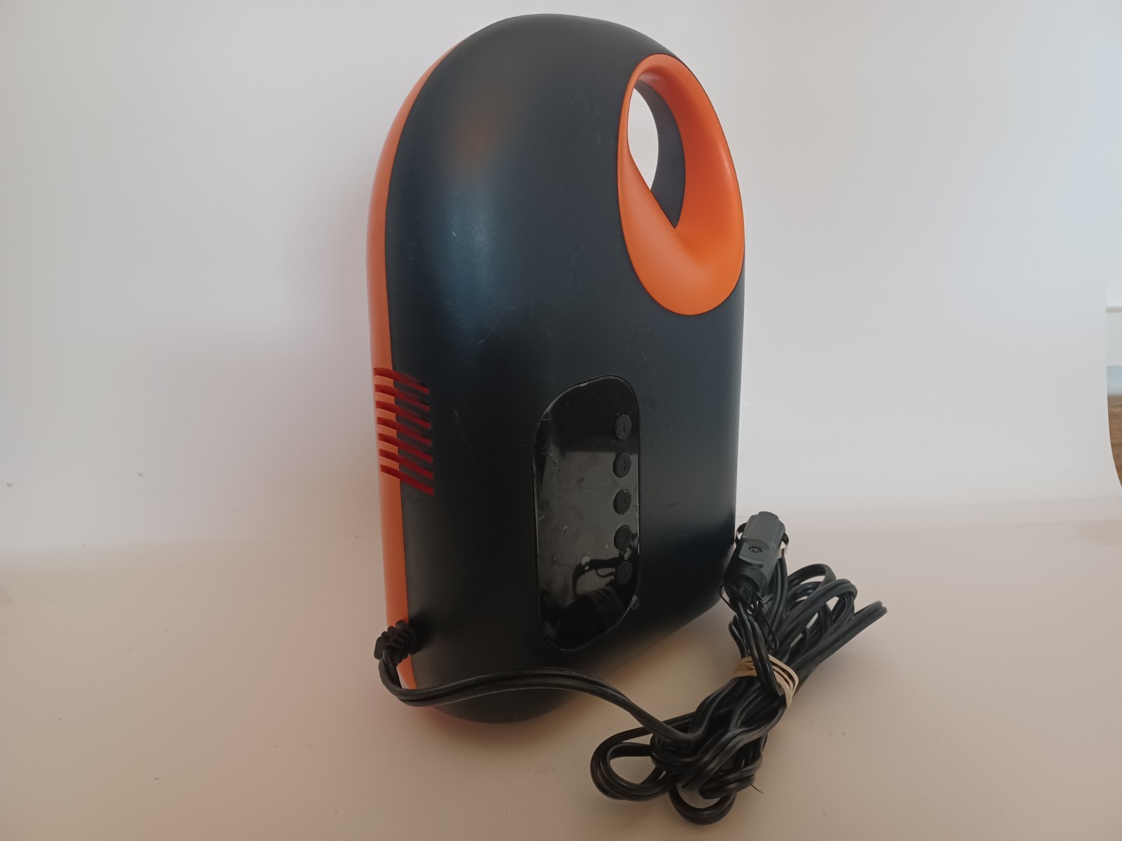 Electric air pump truck 12v/20psi suitable for vertial paddleboards and kayaks