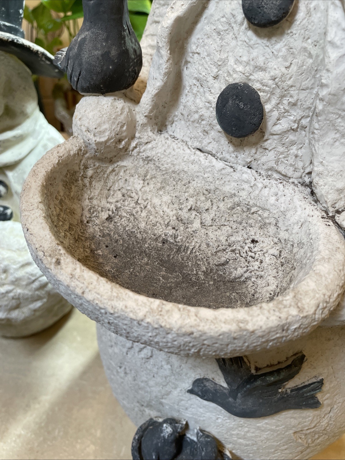 Christmas Snowman Bird Feeders Black Birds Fiberglass Mix Materials Beautiful 2