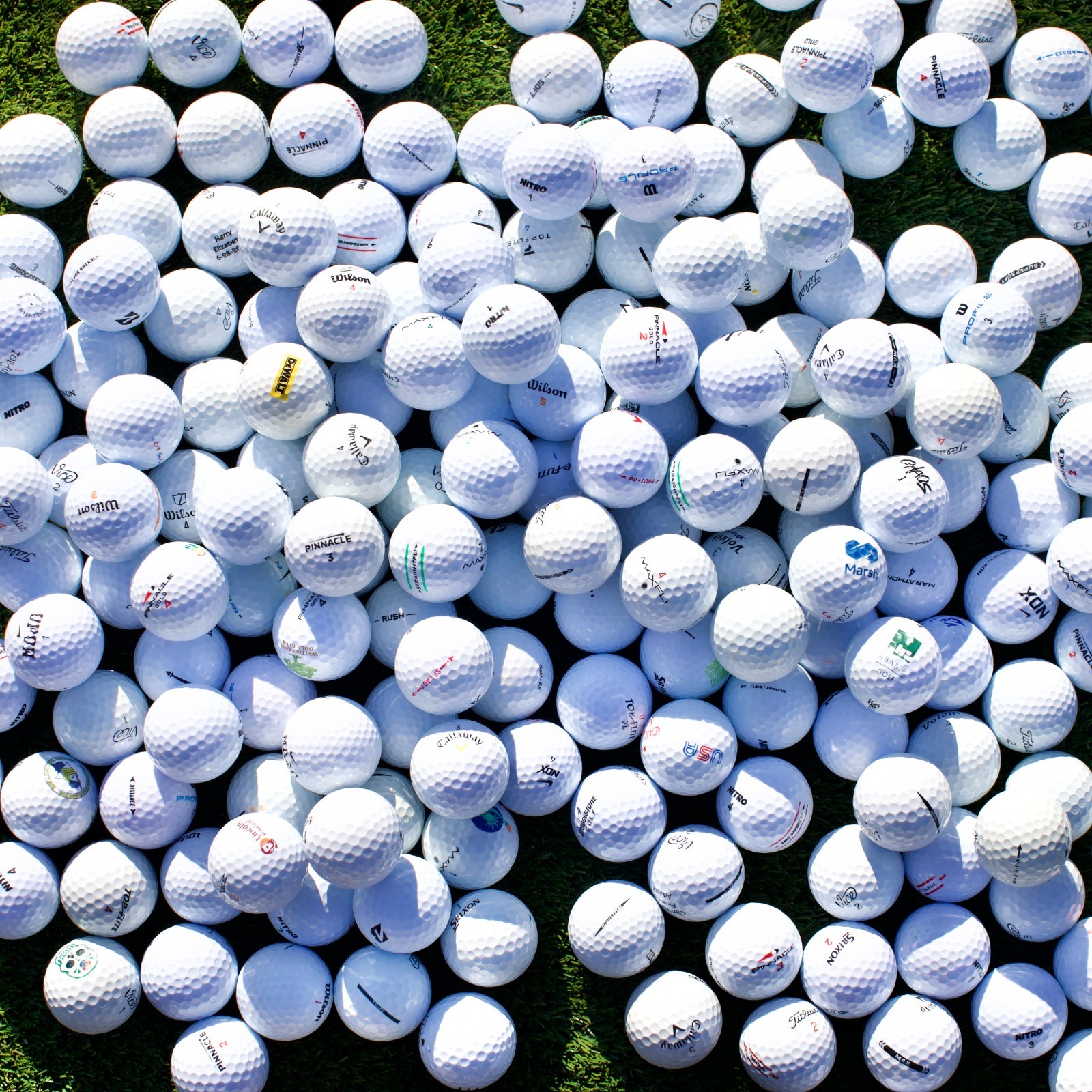 100 Assorted Brand Golf Balls Near Mint 5A/4A - Amazing Value - FREE SHIPPING!
