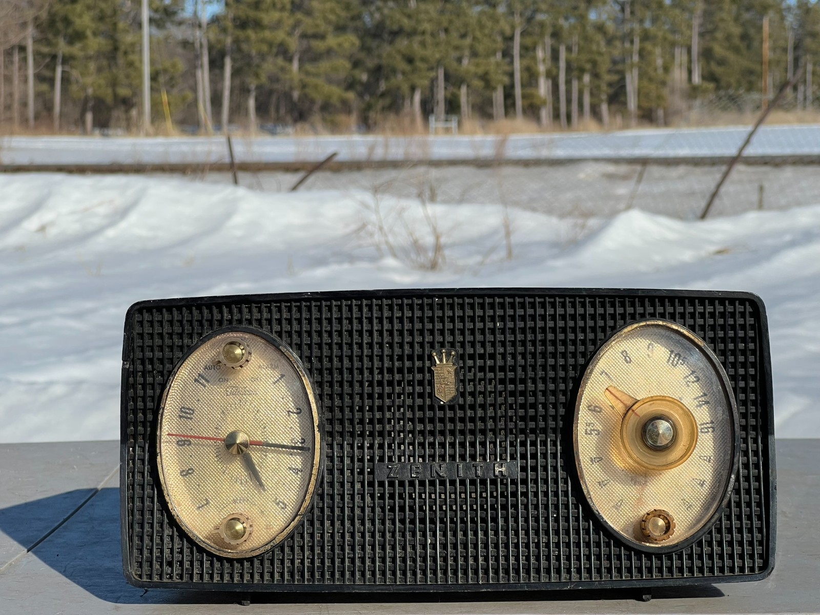 VINTAGE ZENITH STARTLIGHTER RADIO MODEL B515-Y NICE WORKING CONDITION