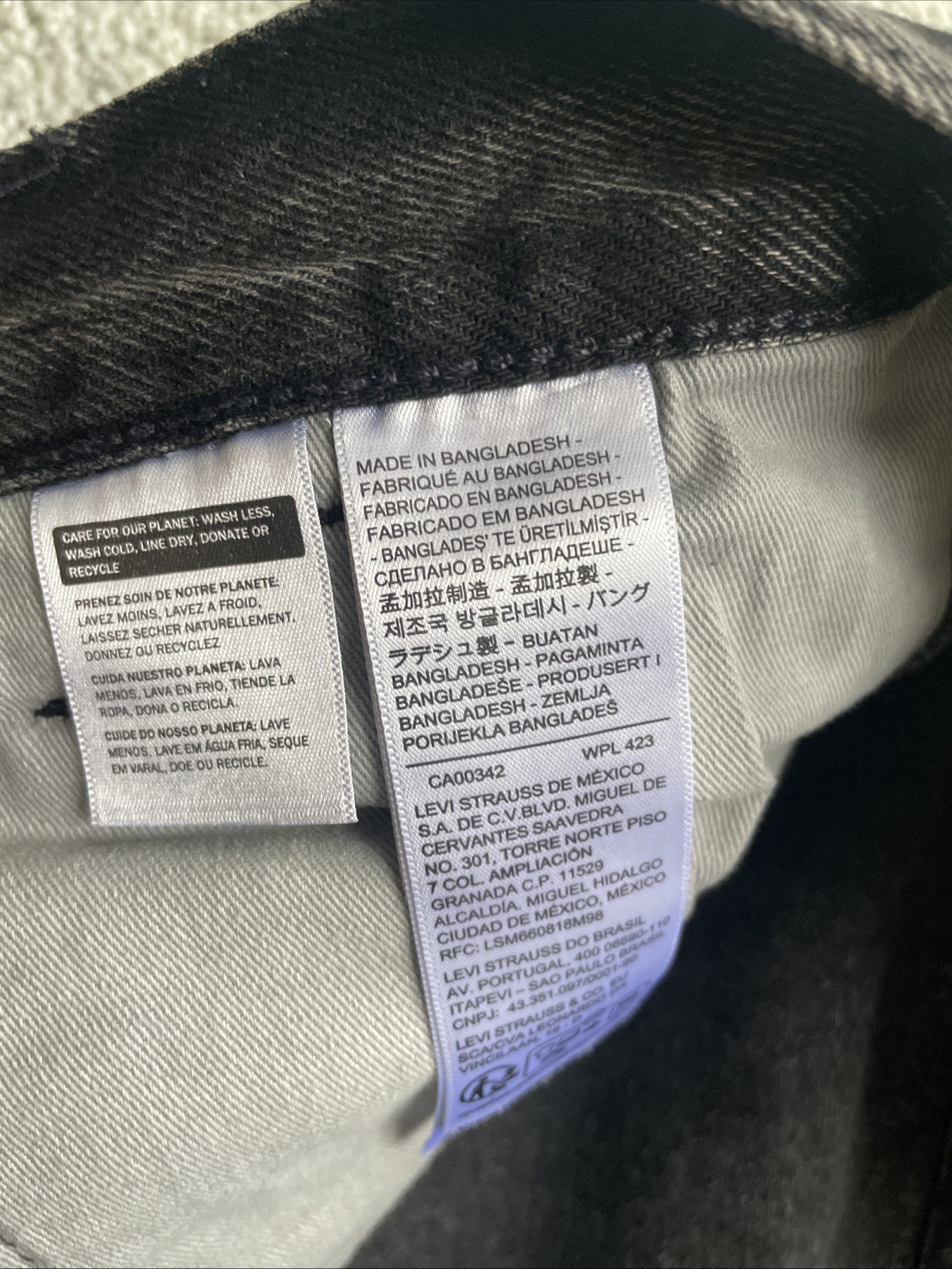 Levi's Premium 568 Loose Cargo Gray Jeans Men’s Tag Size 38x32 Measures 40X32