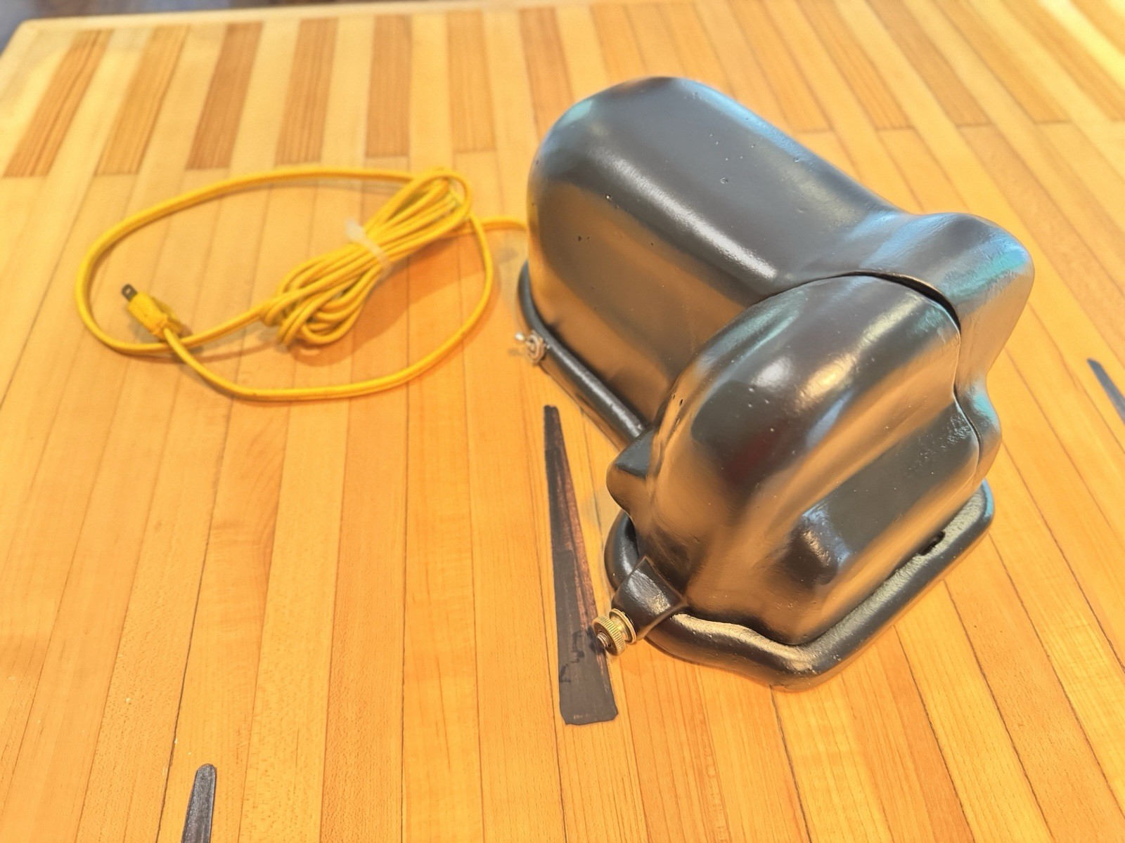 Knife Sharpener, The Carver's Friend Electric Motorized, Tested Works!