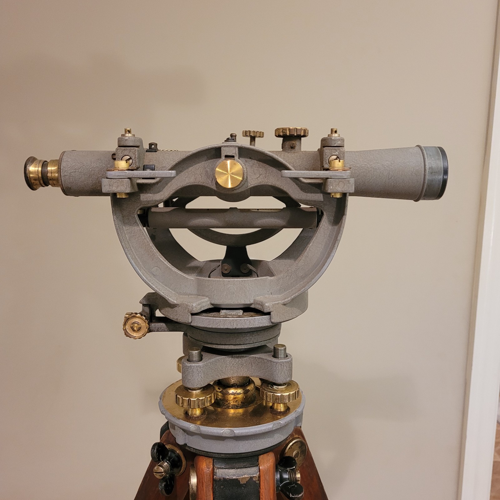 David White Transit W/TRIPOD - CLEAN READY FOR DISPLAY