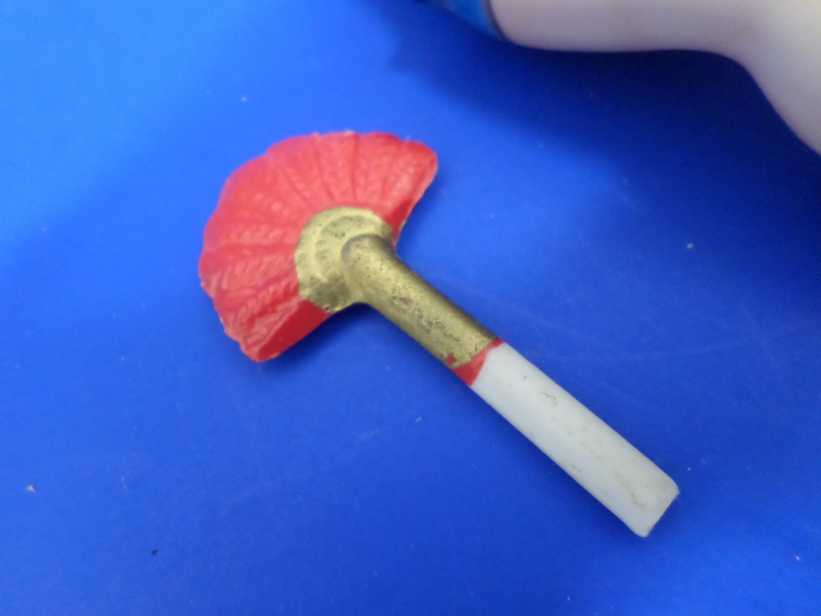 Vtg SEXY Risque Lady Legs Dancer Lifting Skirt NAUGHTY NODDER ASHTRAY Patent TT