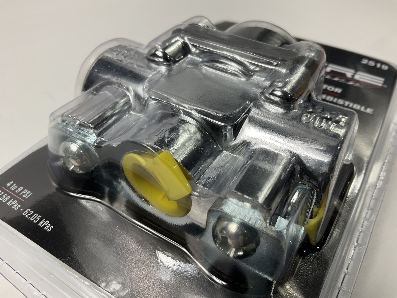 Spectre 2519 Universal 5-9 PSI Fuel Pressure Regulator 3/8" Barbs, Carburetor