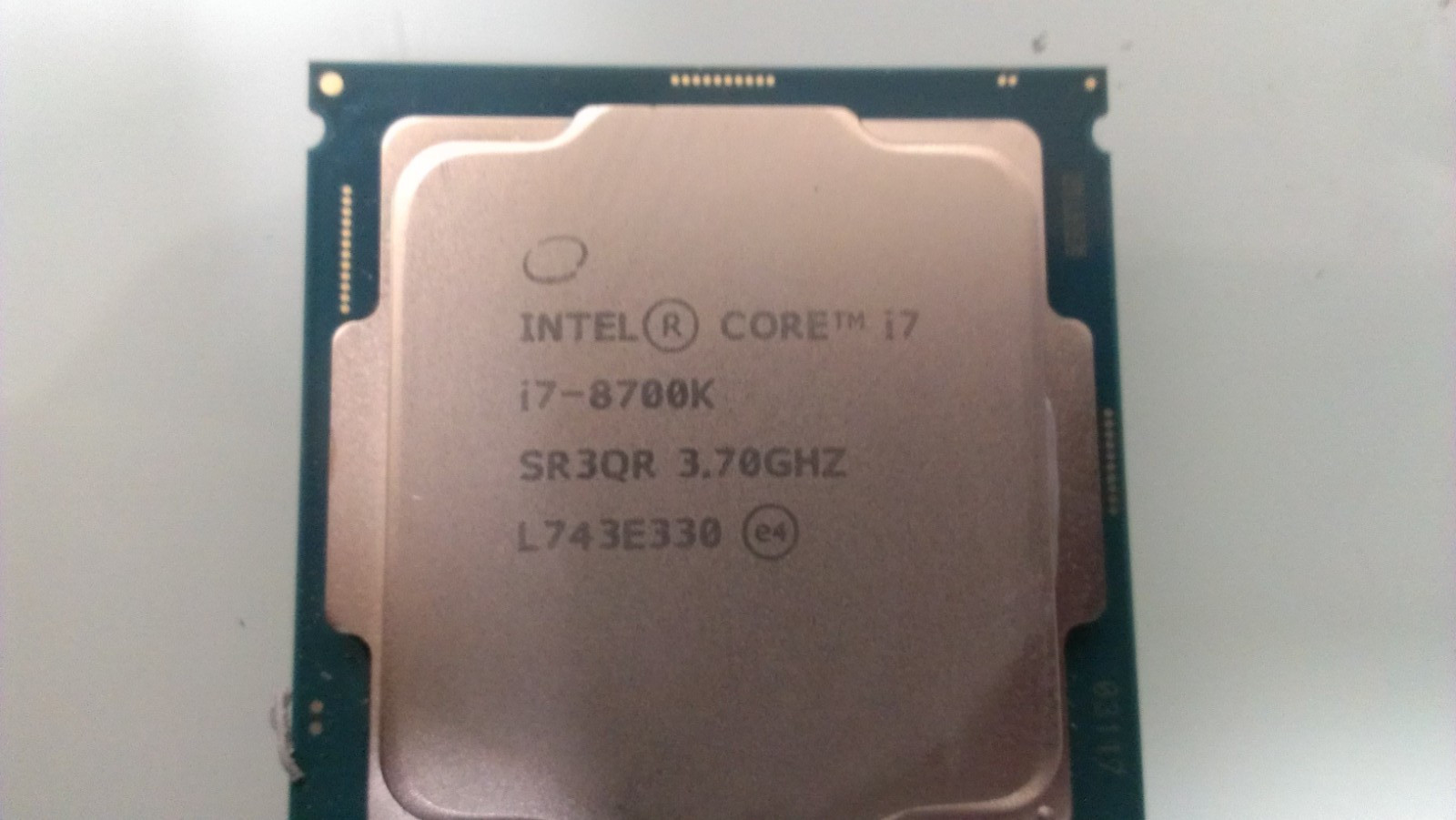 Intel SIX Core i7-8700K  6-Core    3.70GHz  CPU  SR3QR