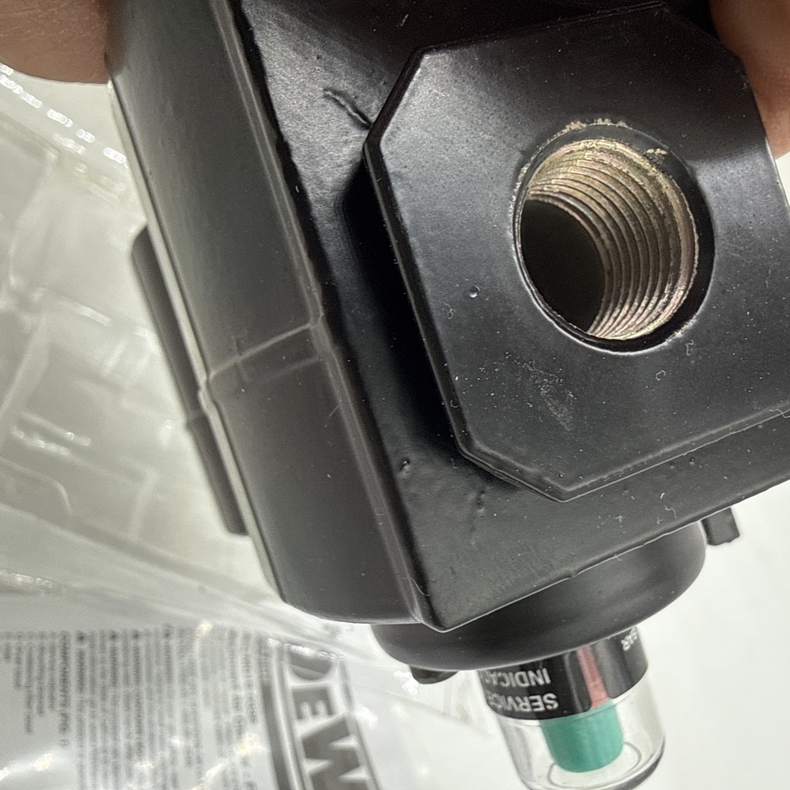 DeWalt DXCM019-0338 3/8" NPT Desiccant Compressed Air Cleaner Purification