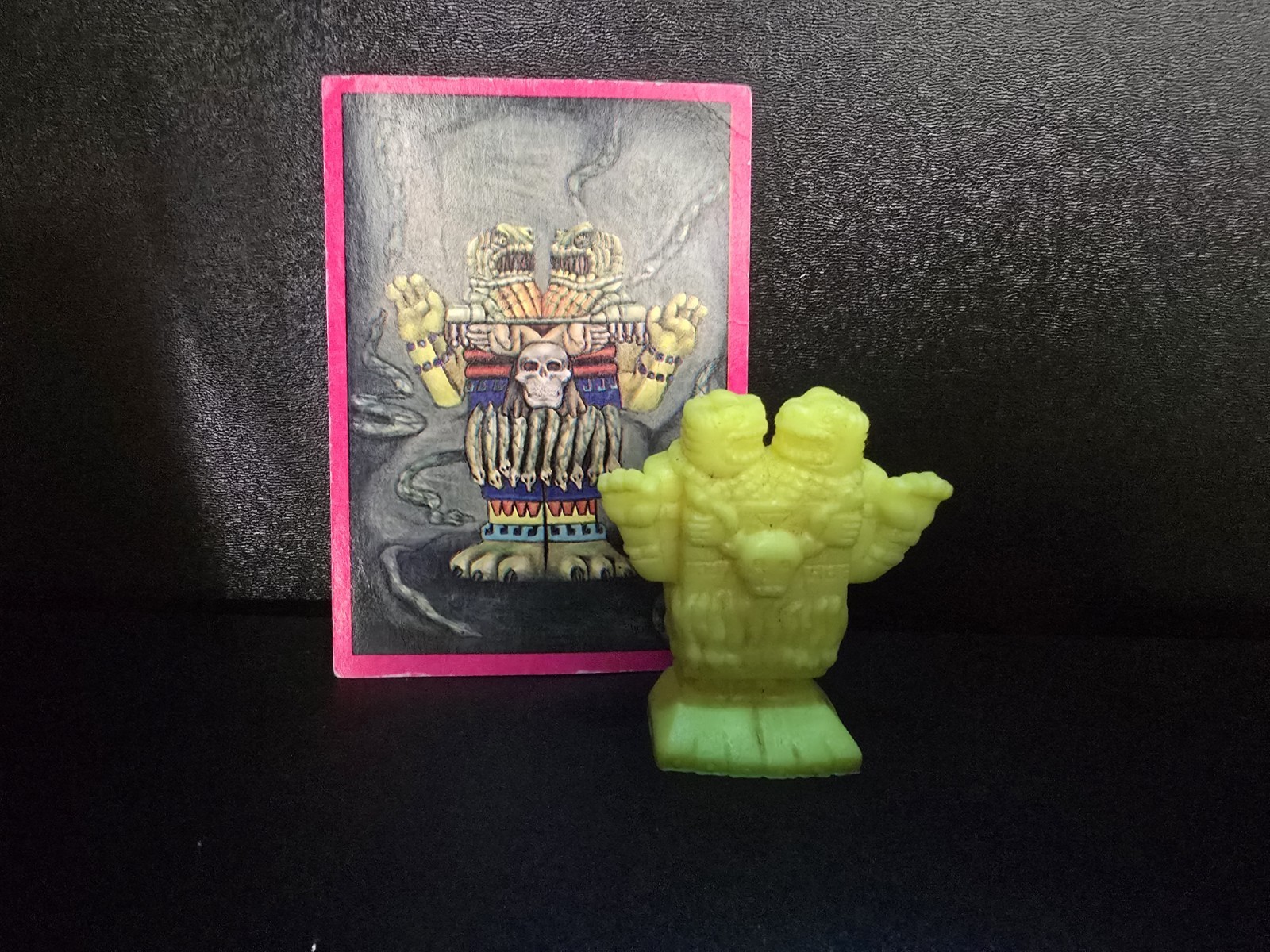 Monster in My Pocket Series 1 Neon Yellow #16 Coatlicue With Card