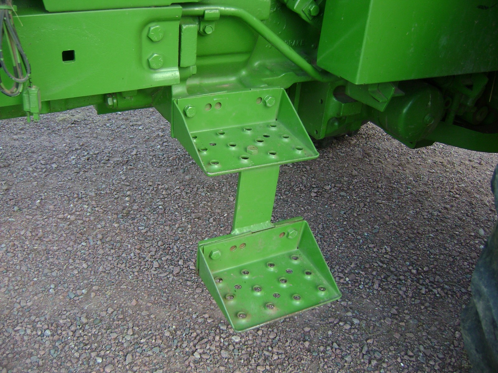 USA - STEP EXTENSION JOHN DEERE 2510 3010 4010 2520 3020 4020 BARE METAL FINISH