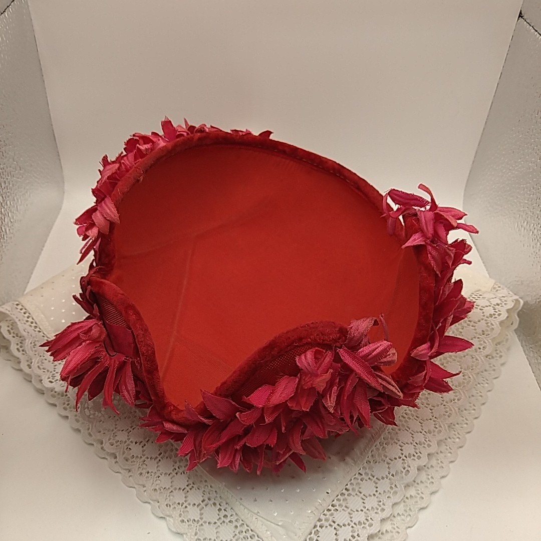 Vintage Ladies Flapper Red Casque Hat Handmade Silk Flowers Velvet Trim Original
