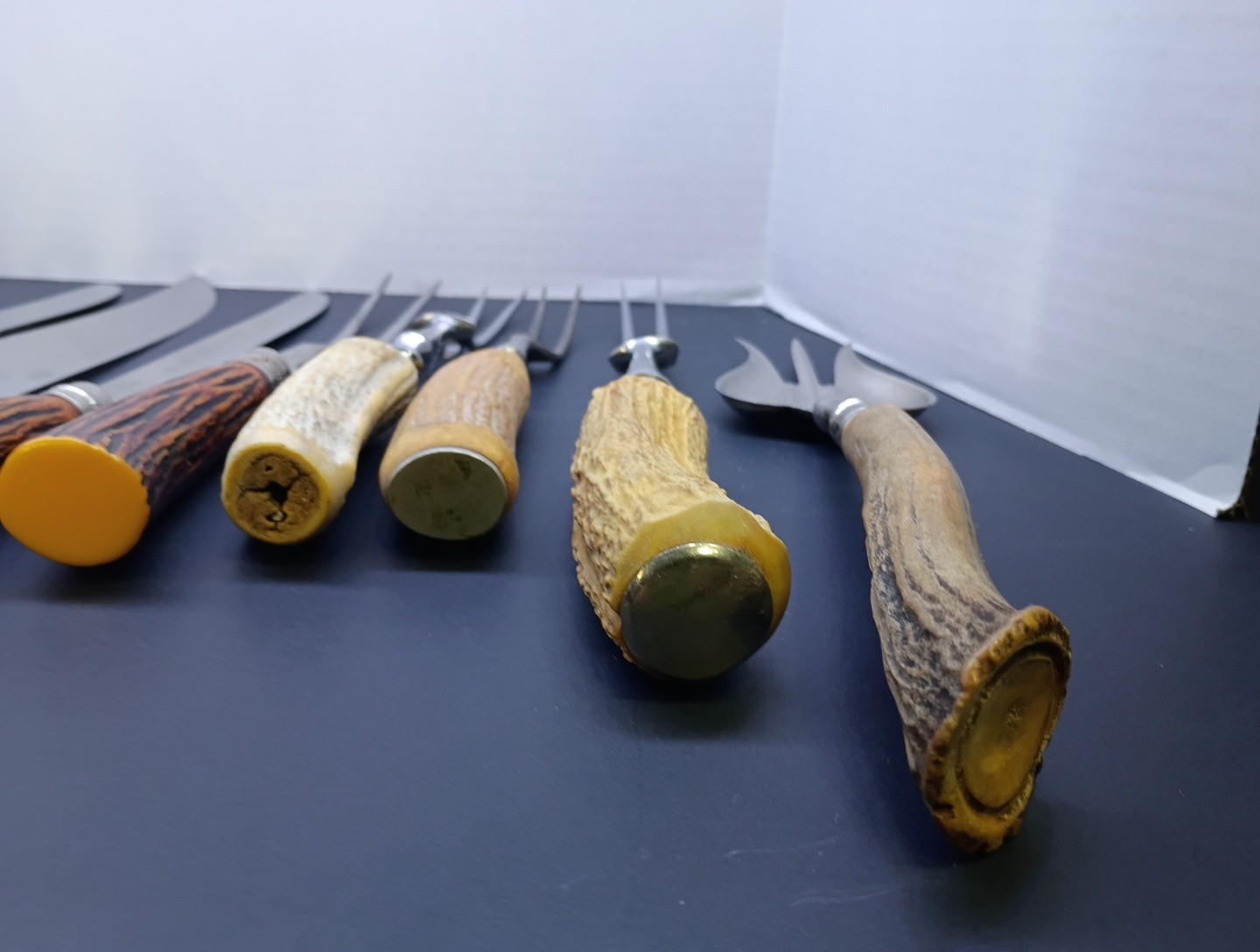 VINTAGE STAG HANDLE MIXED KITCHEN CARVING UTENSILS LOT