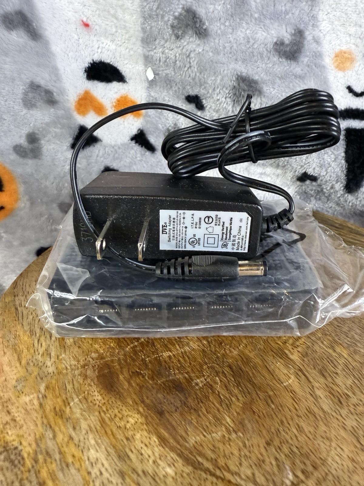 New TRENDnet TW100-S4W1CA 4-Port Broadband Router