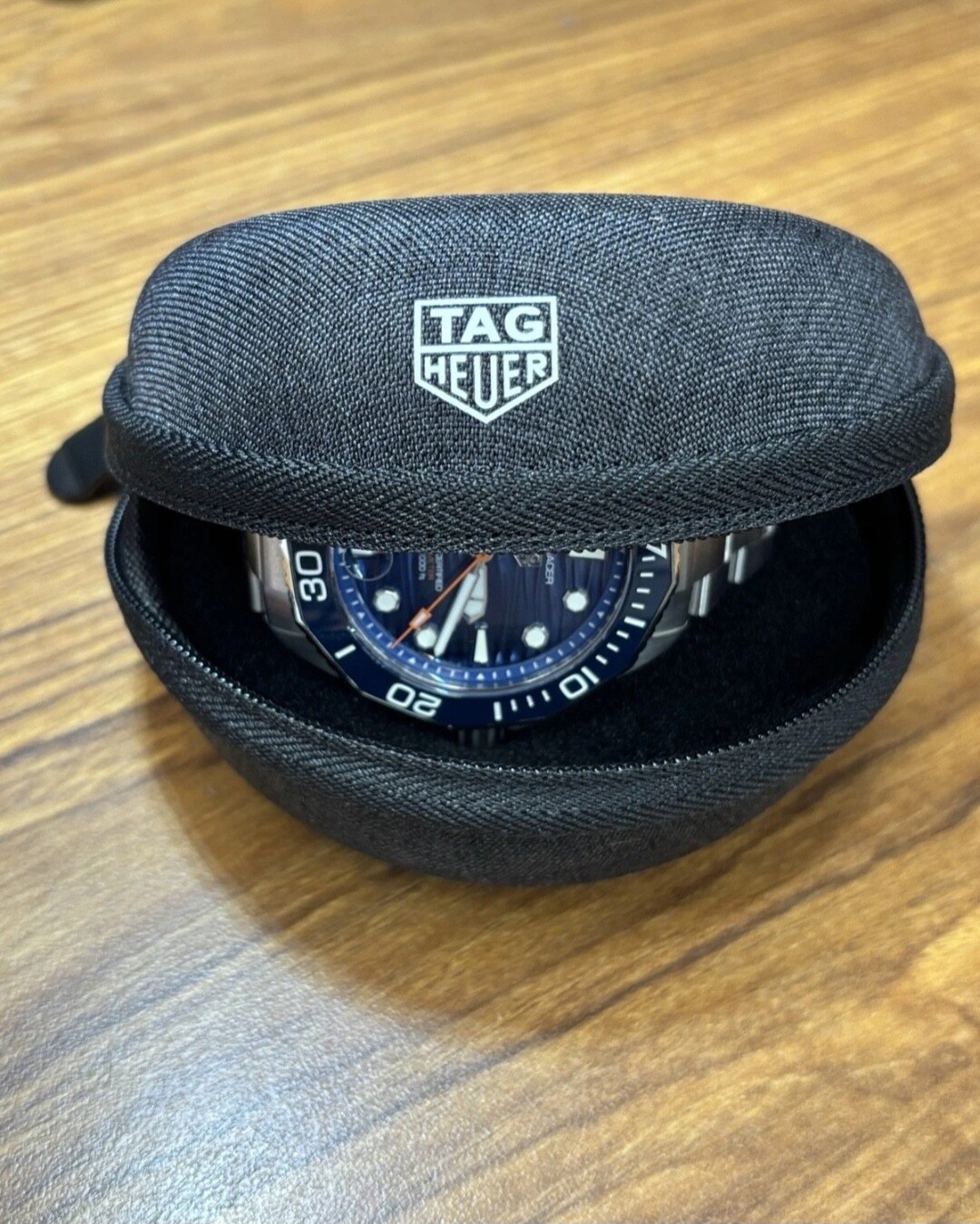 TAG Heuer Watch Storage Case Travel Compact Size w/ Zipper Round Black & Gray