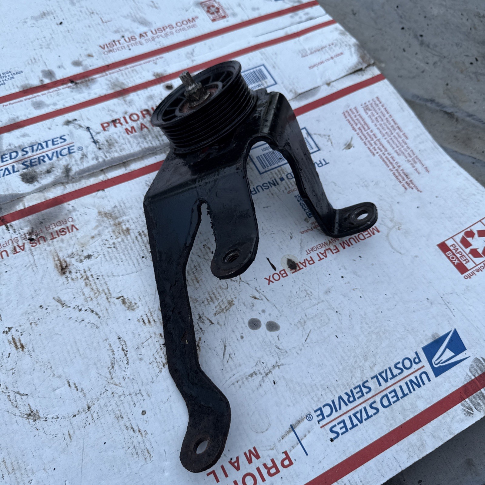 Mercruiser tension bracket