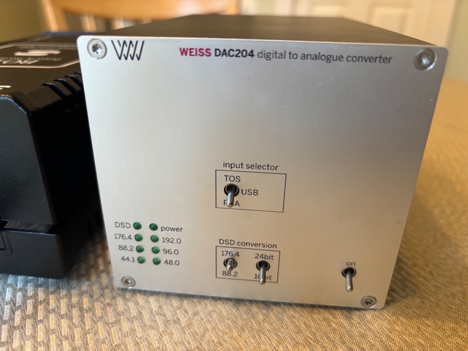 Weiss Dac204 and Sbooster power supply used
