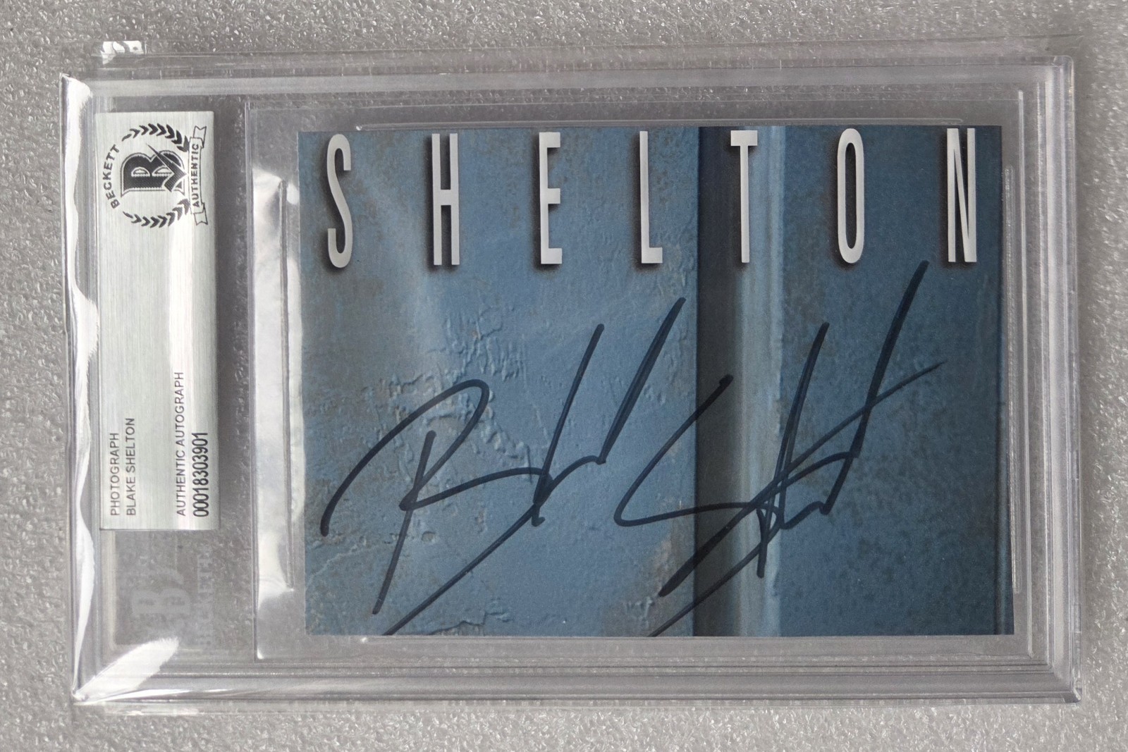 BLAKE SHELTON SIGNED PHOTO BECKETT BAS COA AUTOGRAPHED SLABBED COUNTY MUSIC