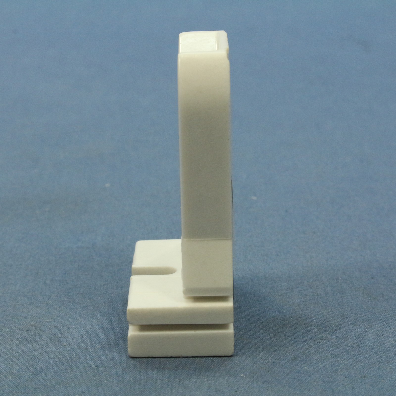 10 Leviton Fluorescent Lampholder Sockets T8 T12 Medium Bi-Pin Shunted 23357