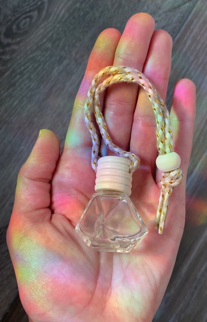 XL Glass Geometric Bottle With Screw-Top Lid and Rope for Hanging