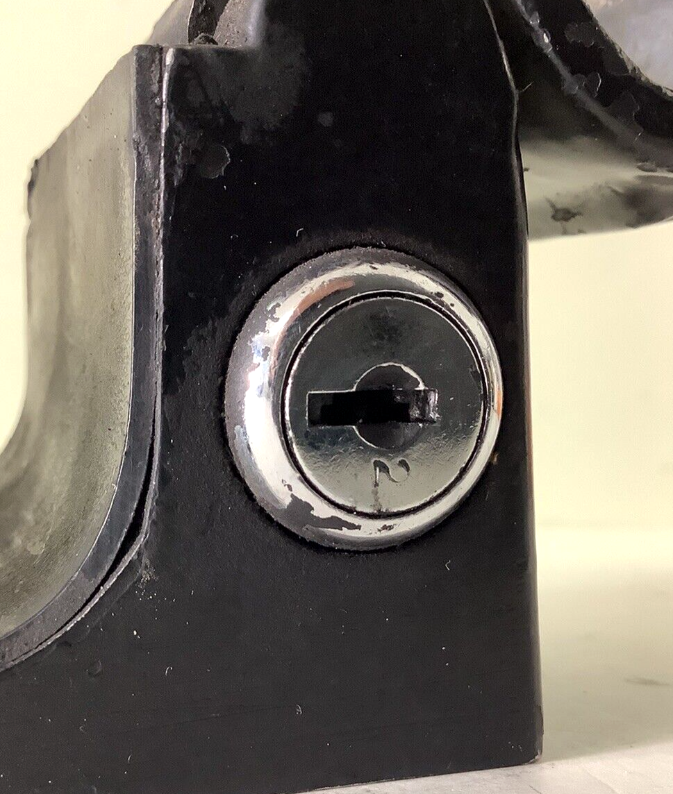 SpeedFeed Shotgun Medium Gun Lock for Motorcycle WITH KEY INCLUDED!!!!!!