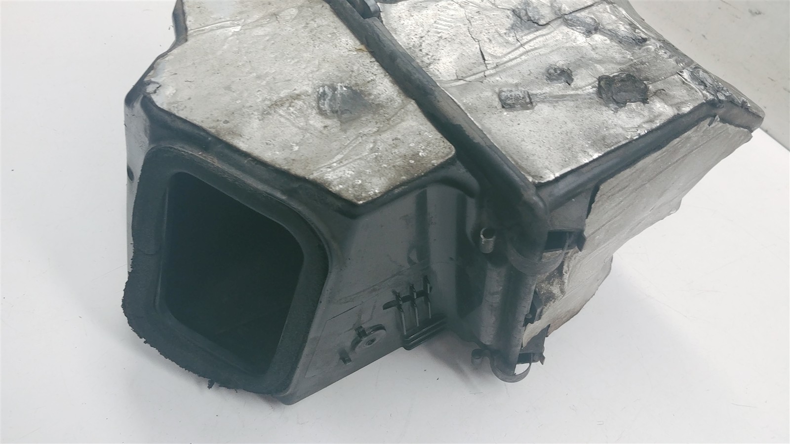 2011 Polaris Switchback Assault 800 Air Box Silencer Base Cover Assy 1204440