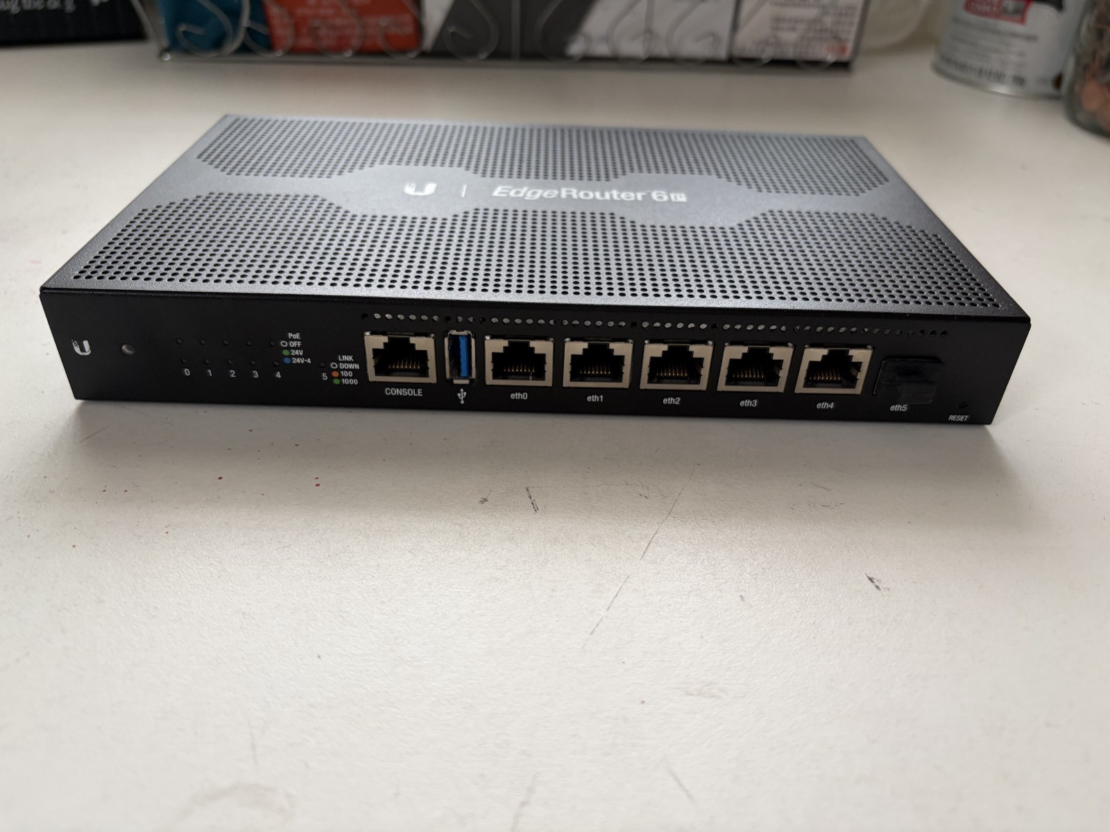 * Ubiquiti EdgeRouter Managed Router Ethernet Switch 6p ER-6P MINT