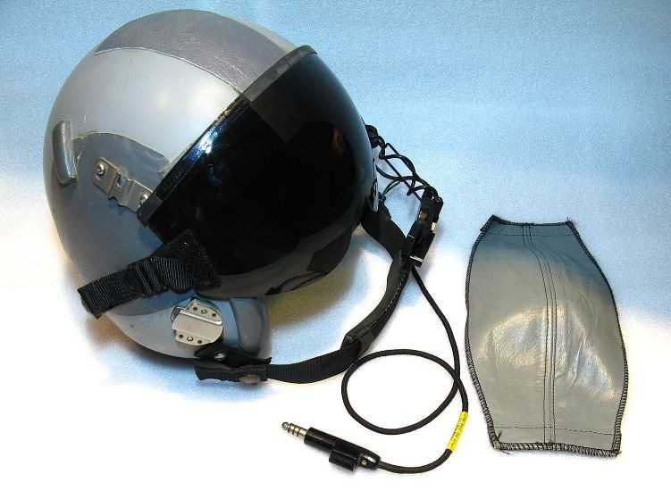 AUTHENTIC 90's GENTEX HGU-55/P PILOT FLIGHT HELMET w/ VISOR & COVER / MEDIUM