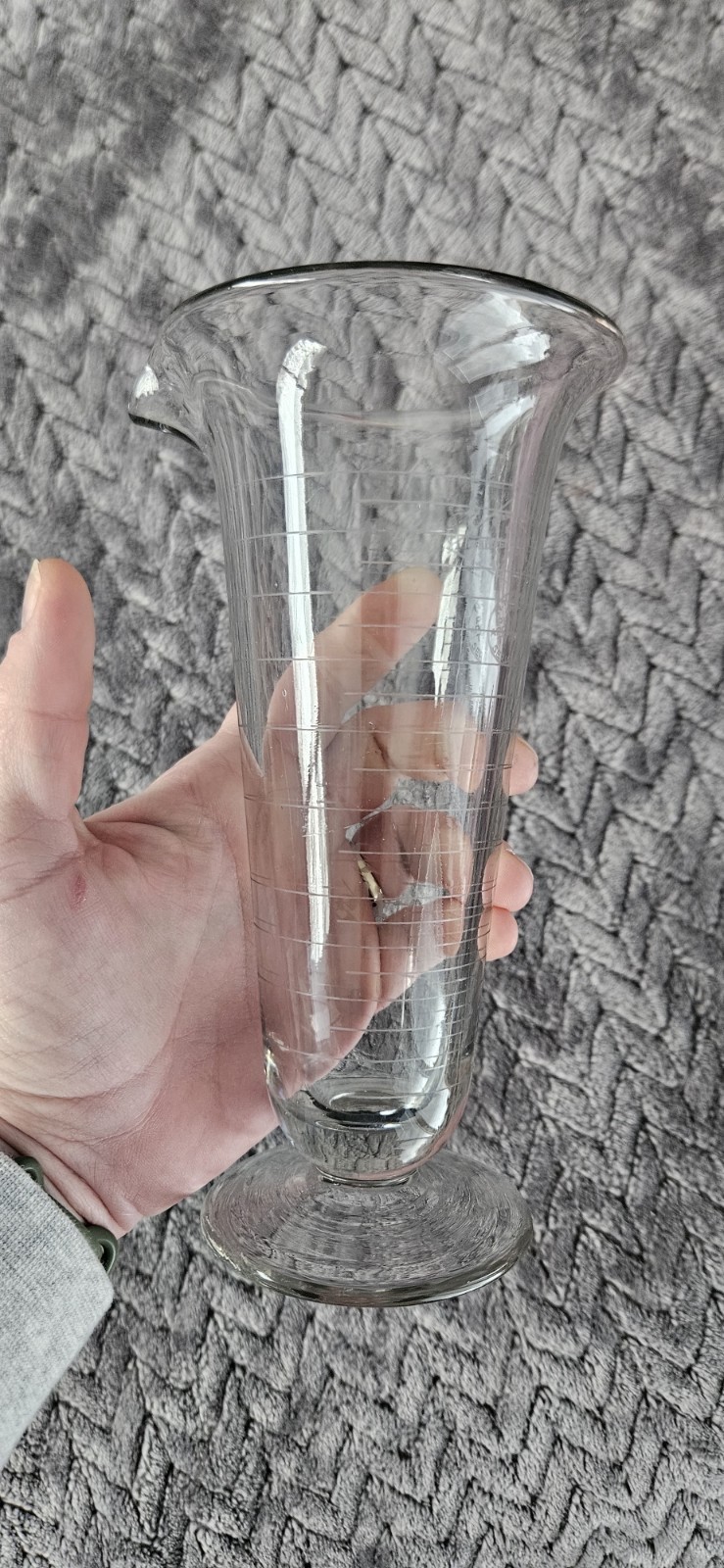 WHITALL TATUM Etched Glass Apothecary Footed Cup Measuring Beaker 8oz 7.5"