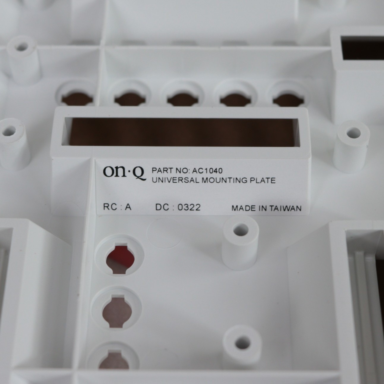 Legrand ON-Q AC1040 Universal Mounting Plate, Open Box