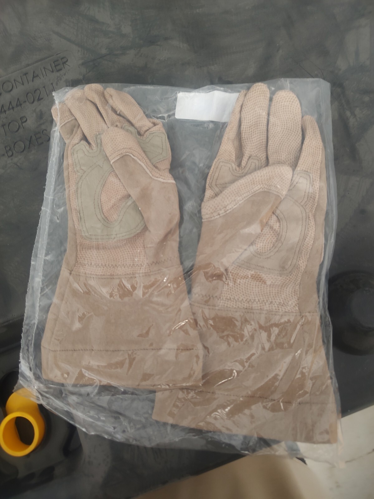 USMC Camelbak Max Grip NT FROG Gloves Flame Resistant Combat Desert Tan Medium