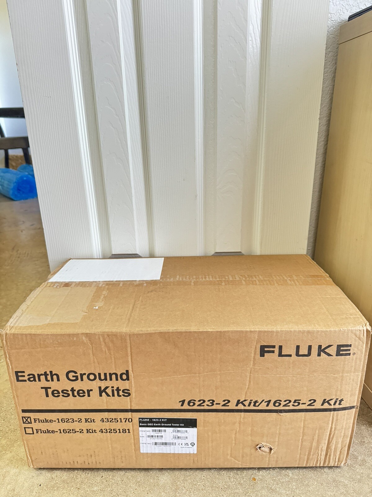 Fluke 1623-2 Earth Ground Tester KIT / NEW FACTORY SEALED / FREE SHIPPING